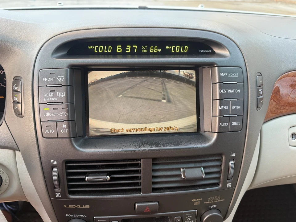 2006 Lexus LS 3rd Gen - Image 25 of 31