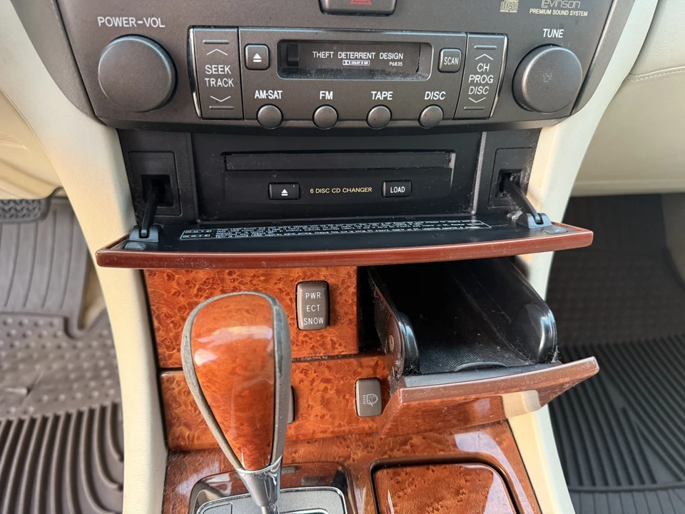 2006 Lexus LS 3rd Gen - Image 22 of 31