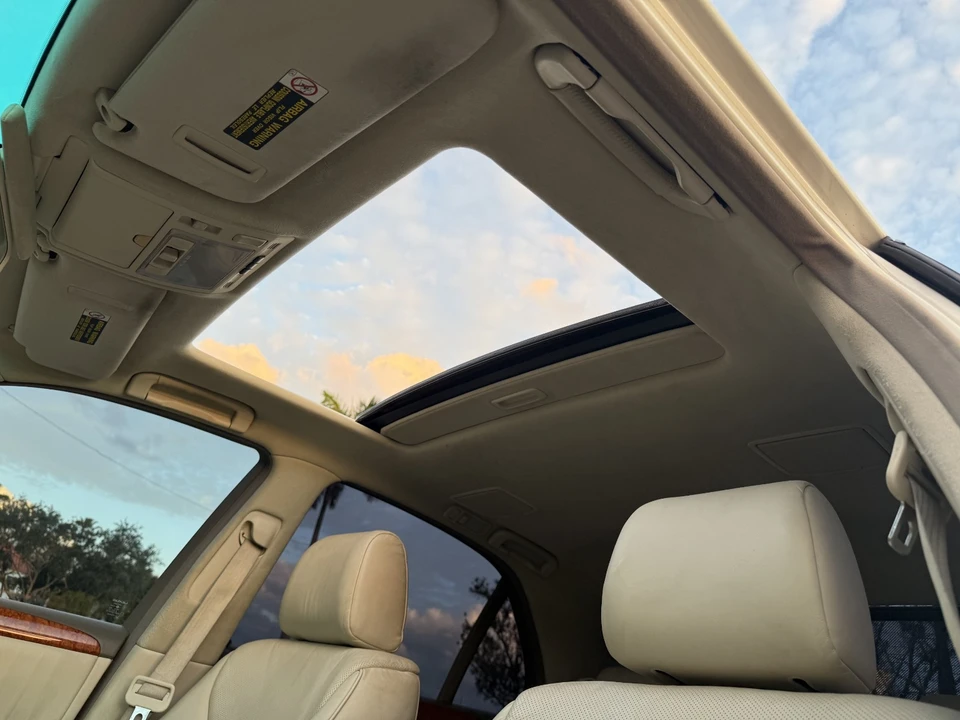 2006 Lexus LS 3rd Gen - Image 26 of 31
