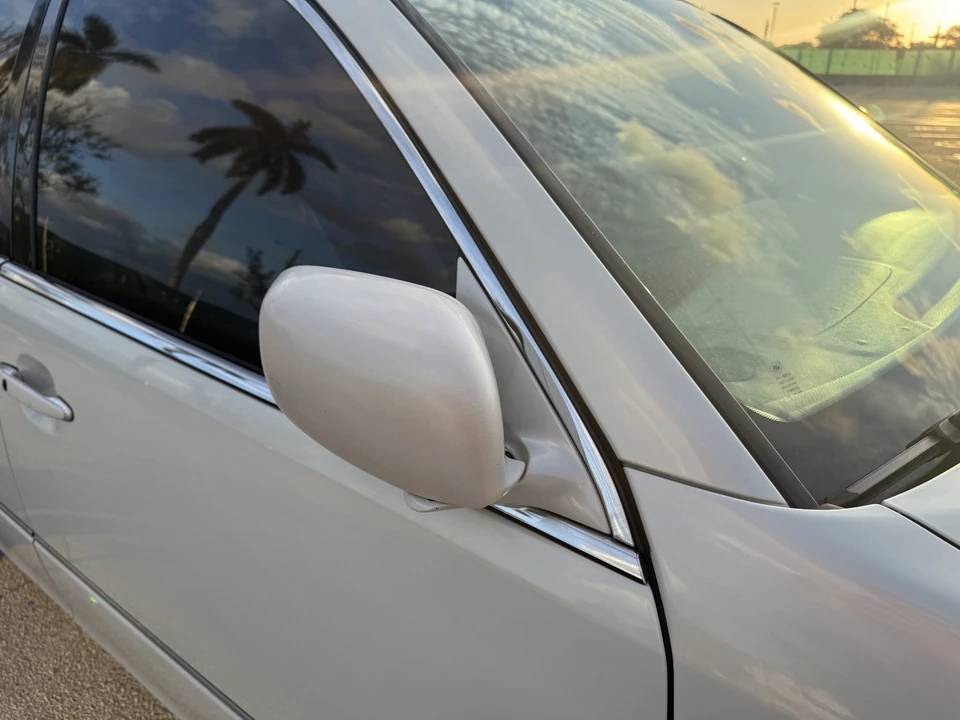 2006 Lexus LS 3rd Gen - Image 12 of 31