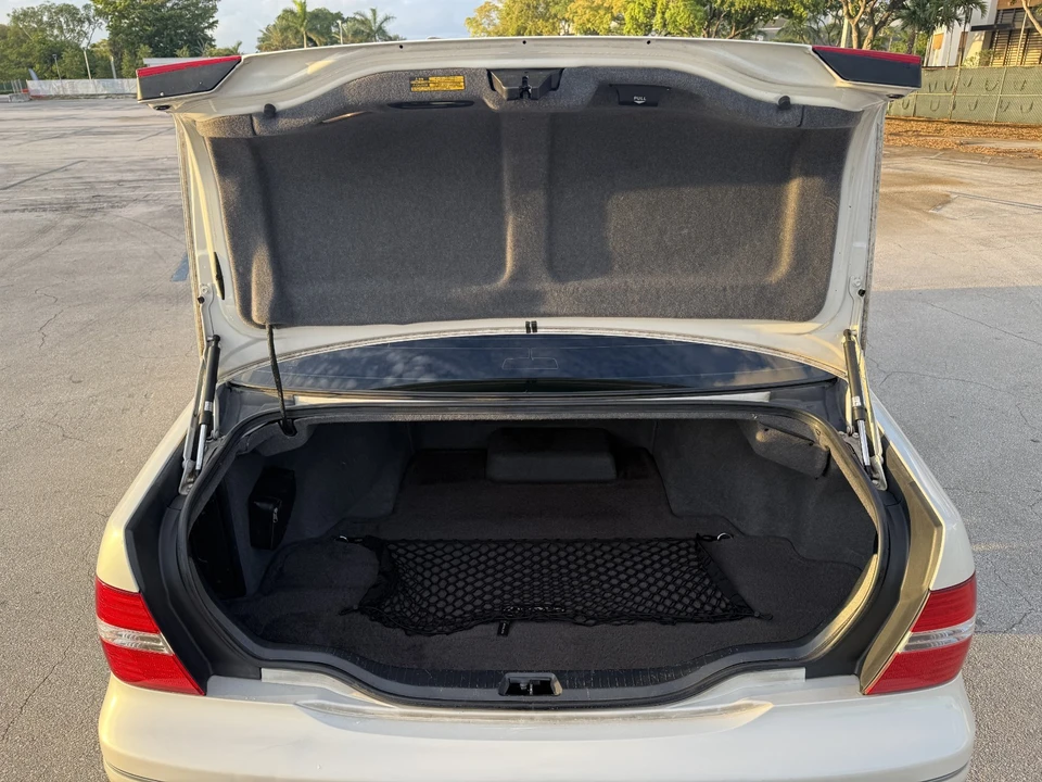 2006 Lexus LS 3rd Gen - Image 14 of 31