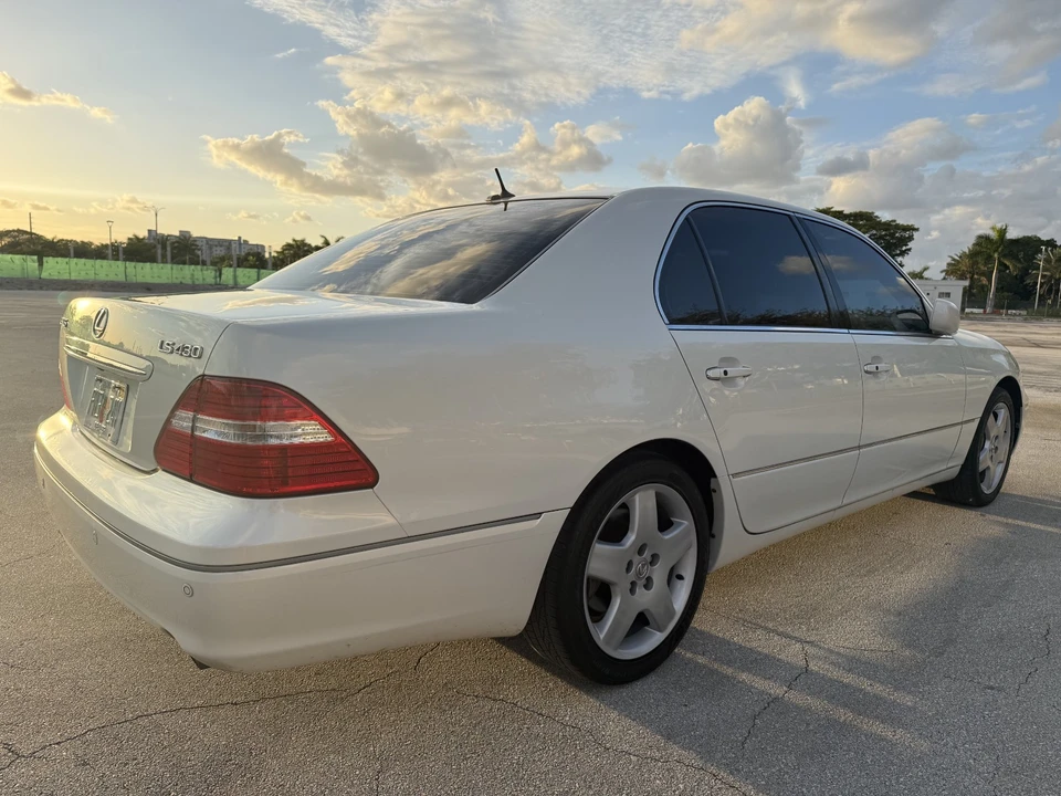 2006 Lexus LS 3rd Gen - Image 5 of 31