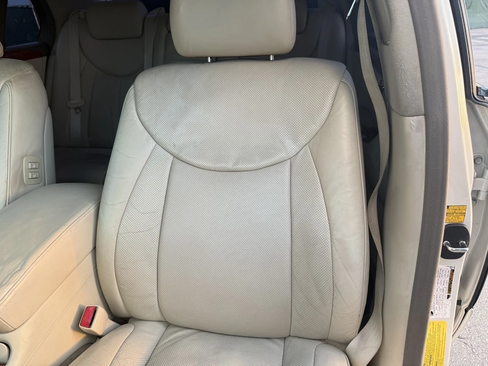 2006 Lexus LS 3rd Gen - Image 18 of 31