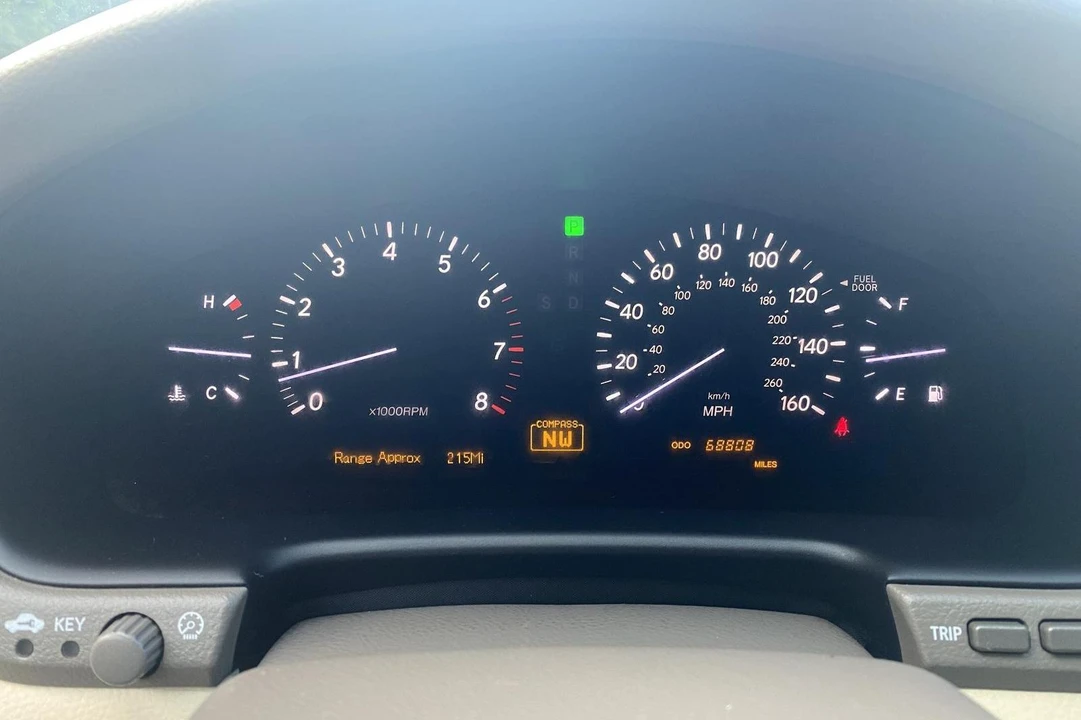 2006 Lexus LS 3rd Gen - Image 26 of 31