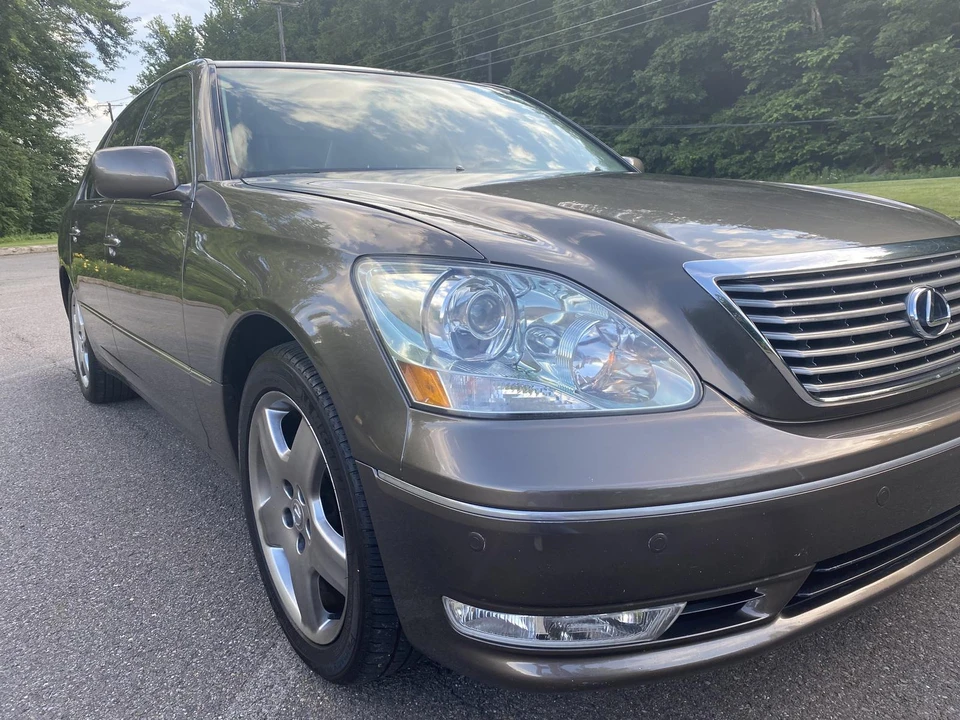 2006 Lexus LS 3rd Gen - Image 10 of 31