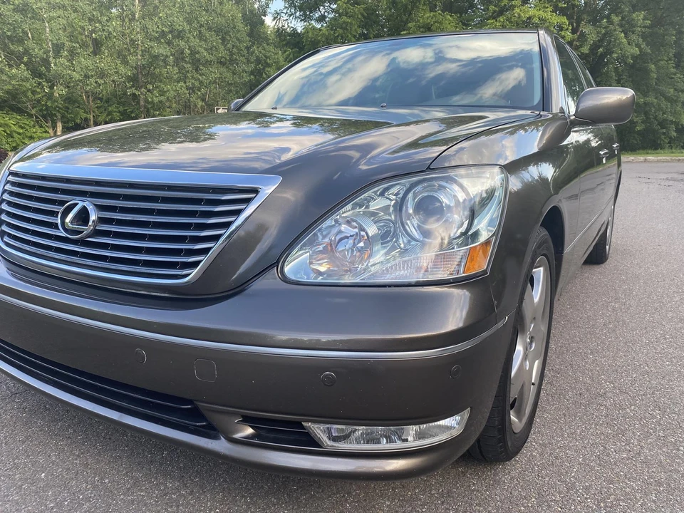 2006 Lexus LS 3rd Gen - Image 11 of 31