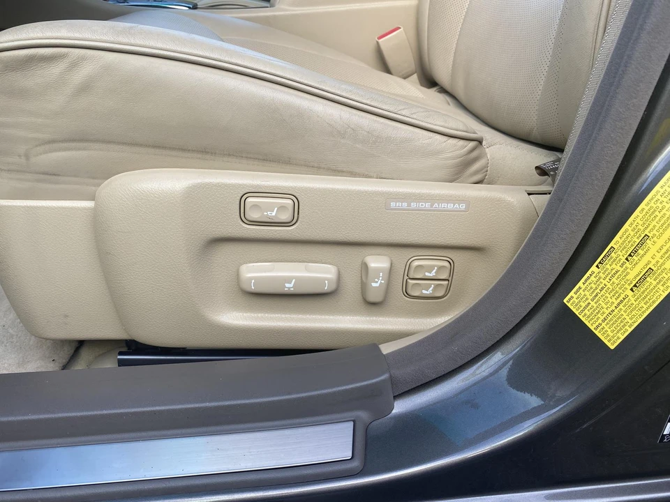 2006 Lexus LS 3rd Gen - Image 29 of 31