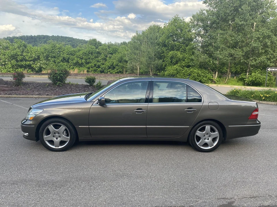 2006 Lexus LS 3rd Gen - Image 6 of 31