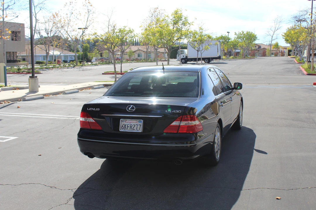 2006 Lexus LS 3rd Gen - Image 19 of 31