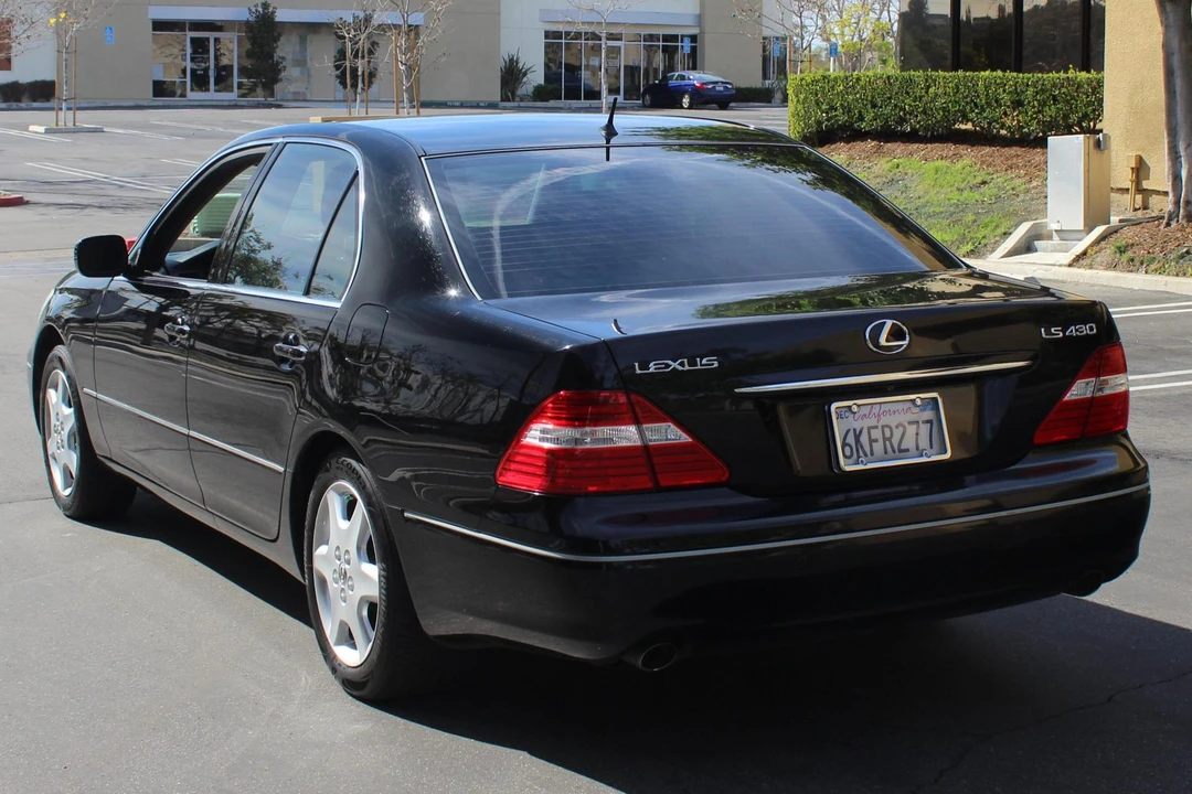 2006 Lexus LS 3rd Gen - Image 4 of 31