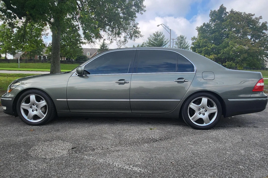 2006 Lexus LS 3rd Gen - Image 3 of 31
