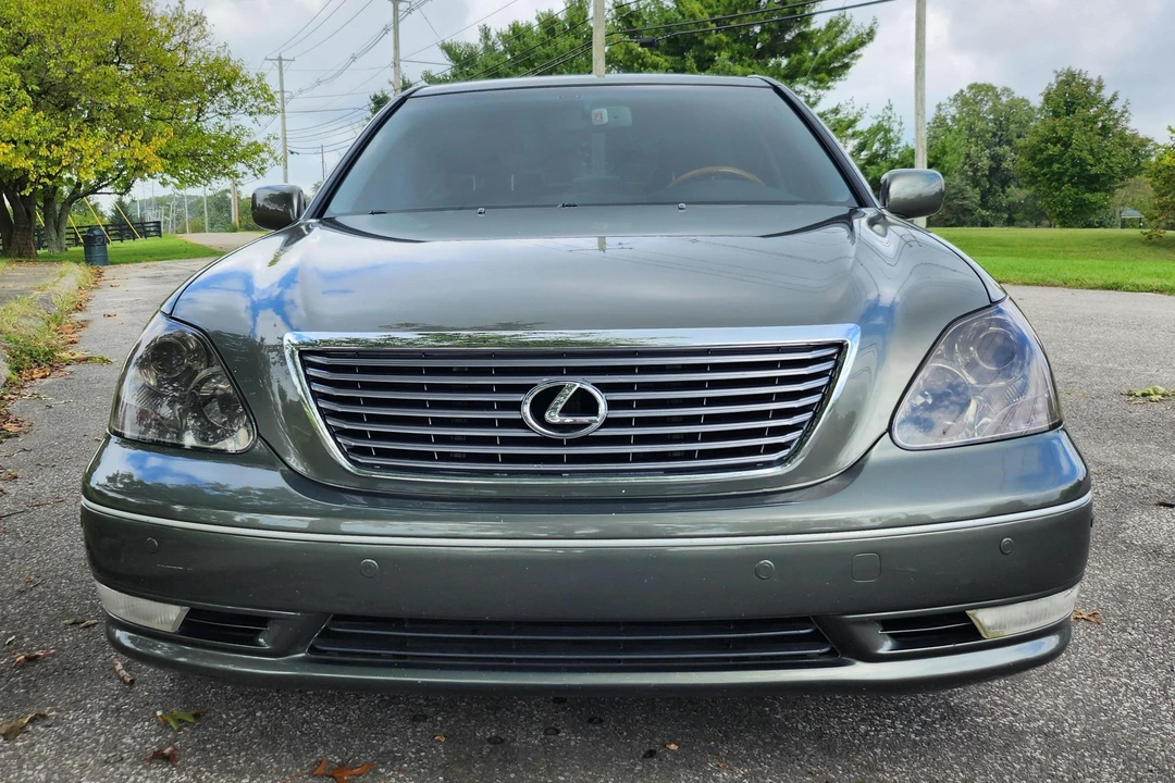 2006 Lexus LS 3rd Gen - Image 2 of 31