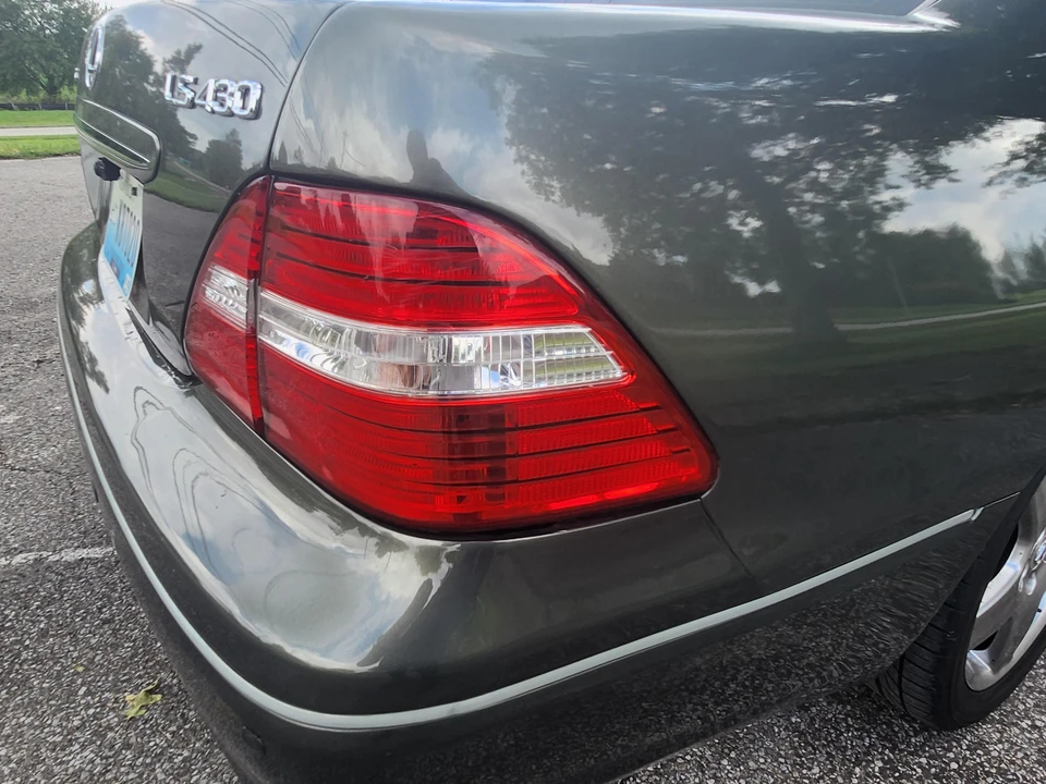 2006 Lexus LS 3rd Gen - Image 16 of 31