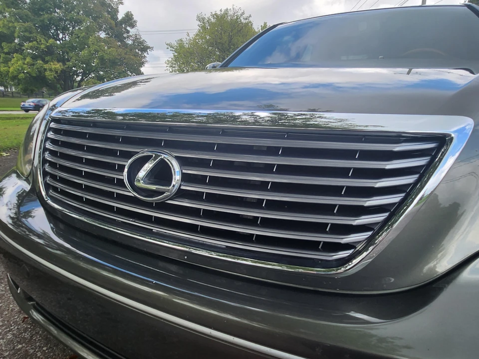 2006 Lexus LS 3rd Gen - Image 11 of 31