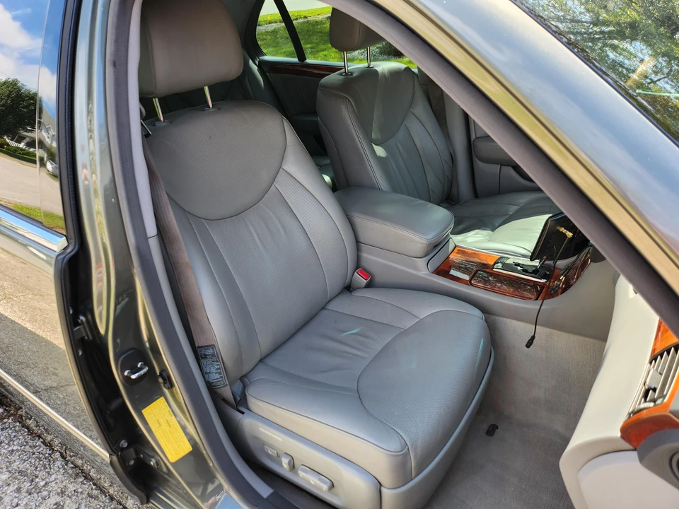 2006 Lexus LS 3rd Gen - Image 30 of 31