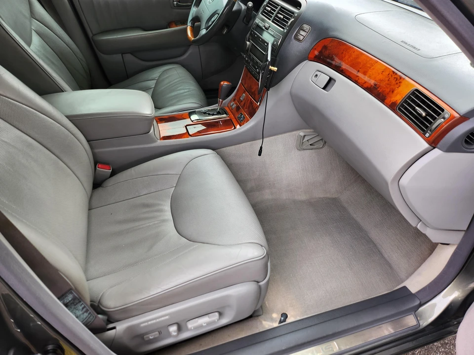 2006 Lexus LS 3rd Gen - Image 31 of 31
