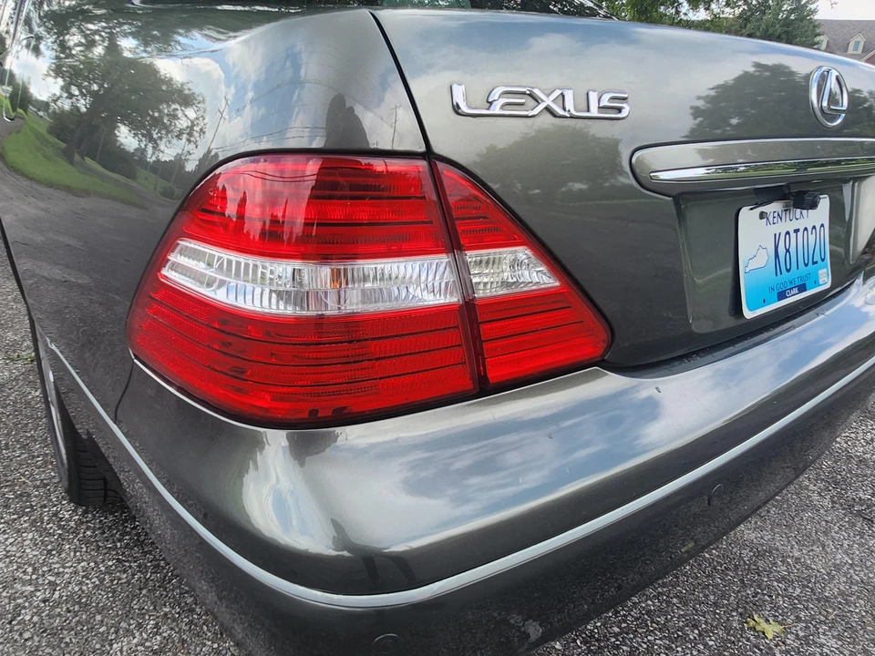 2006 Lexus LS 3rd Gen - Image 14 of 31