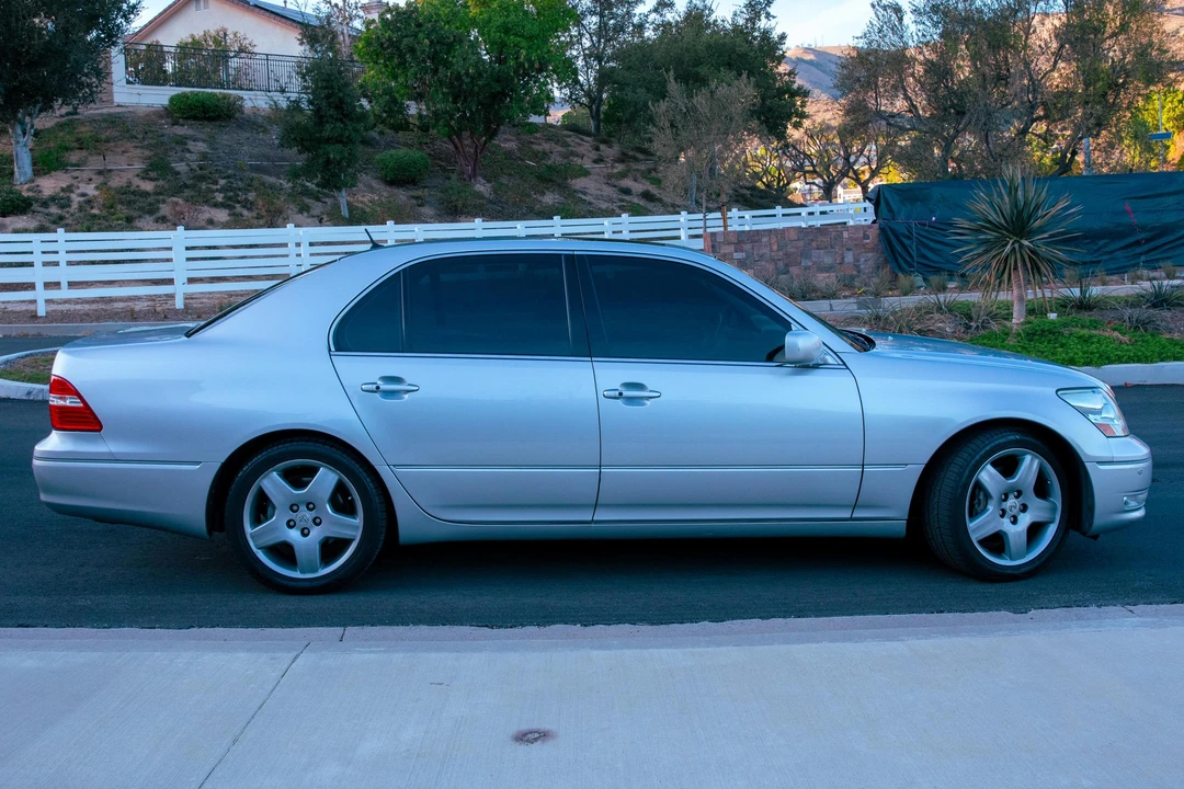 2006 Lexus LS 3rd Gen - Image 3 of 31