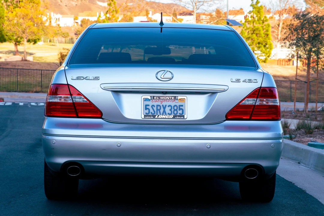 2006 Lexus LS 3rd Gen - Image 5 of 31