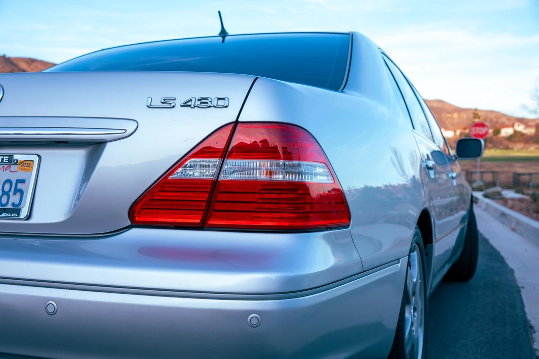 2006 Lexus LS 3rd Gen - Image 20 of 31