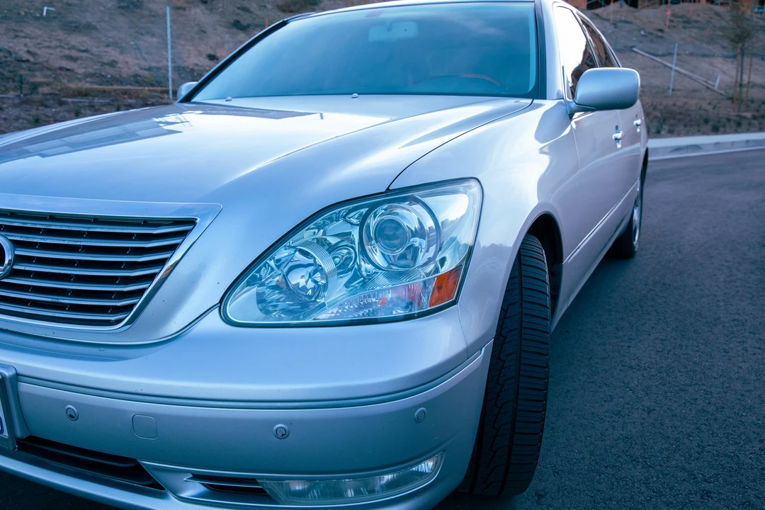 2006 Lexus LS 3rd Gen - Image 16 of 31