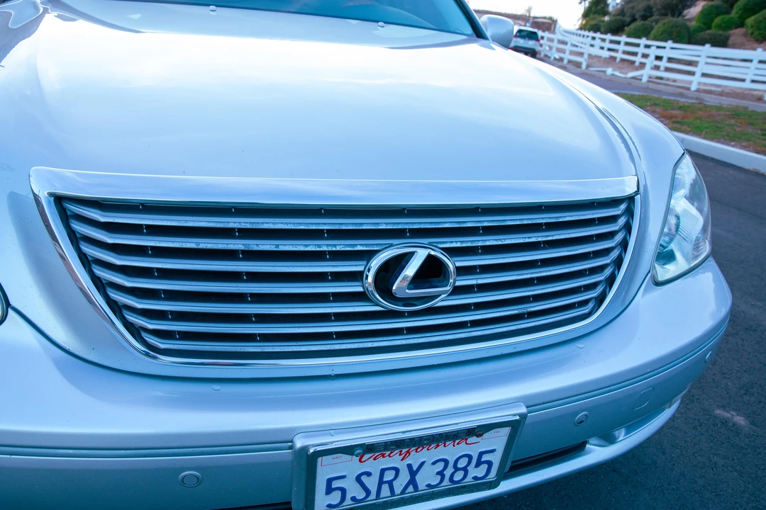 2006 Lexus LS 3rd Gen - Image 14 of 31