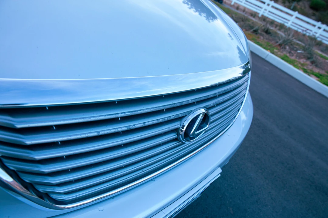 2006 Lexus LS 3rd Gen - Image 15 of 31