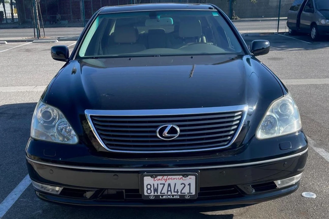 2006 Lexus LS 3rd Gen - Image 2 of 6