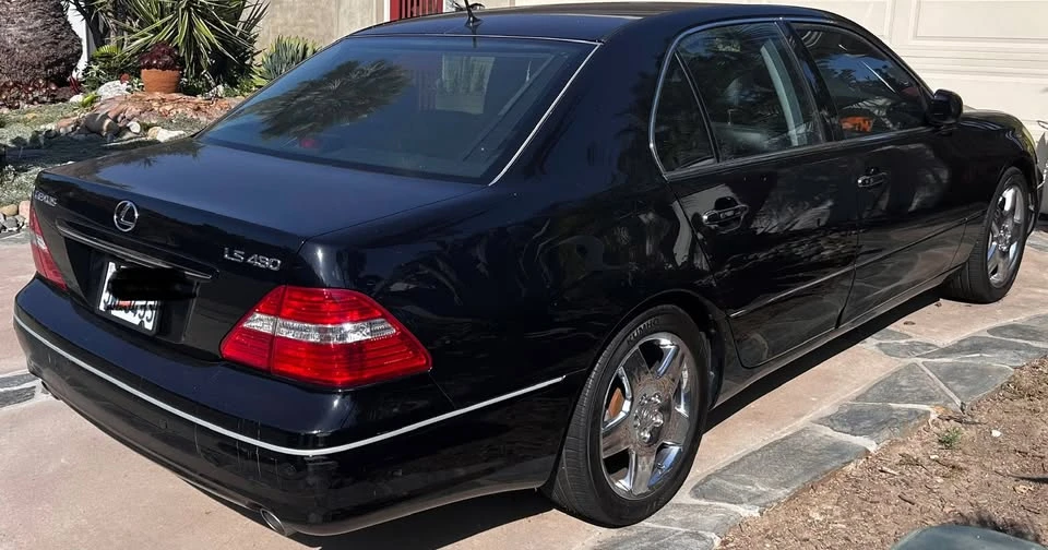 2006 Lexus LS 3rd Gen - Image 3 of 13