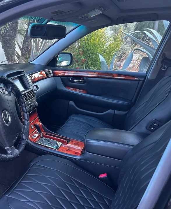 2006 Lexus LS 3rd Gen - Image 2 of 13