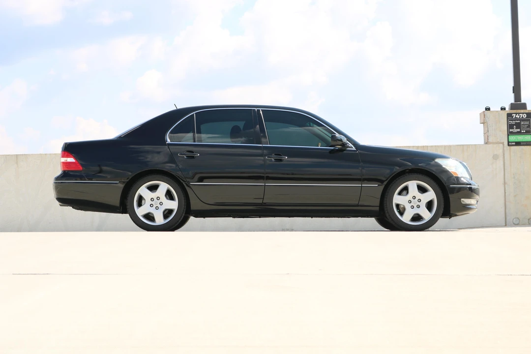 2006 Lexus LS 3rd Gen - Image 17 of 21