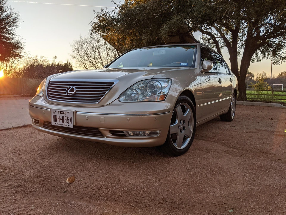 2006 Lexus LS 3rd Gen - Image 8 of 31