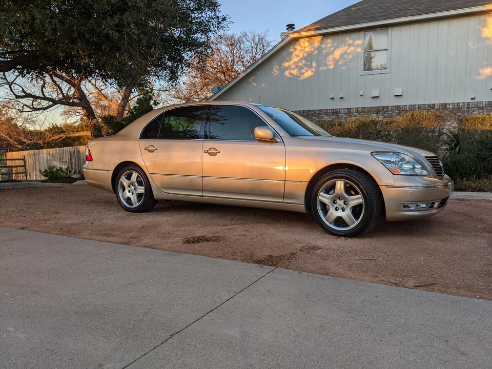 2006 Lexus LS 3rd Gen - Image 20 of 31