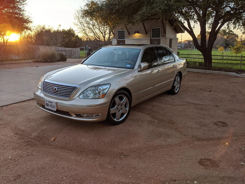 2006 Lexus LS 3rd Gen - Image 11 of 31