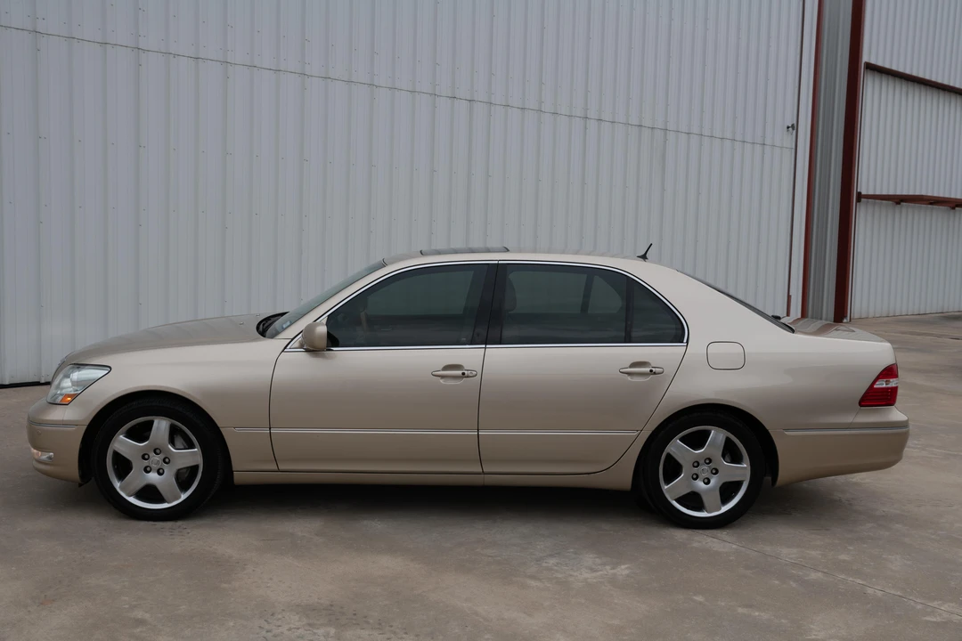 2006 Lexus LS 3rd Gen - Image 13 of 31