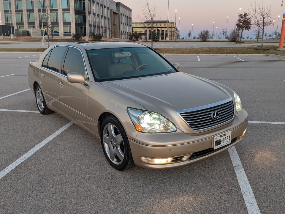 2006 Lexus LS 3rd Gen - Image 2 of 31