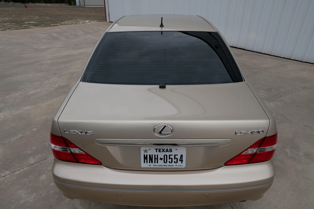2006 Lexus LS 3rd Gen - Image 17 of 31