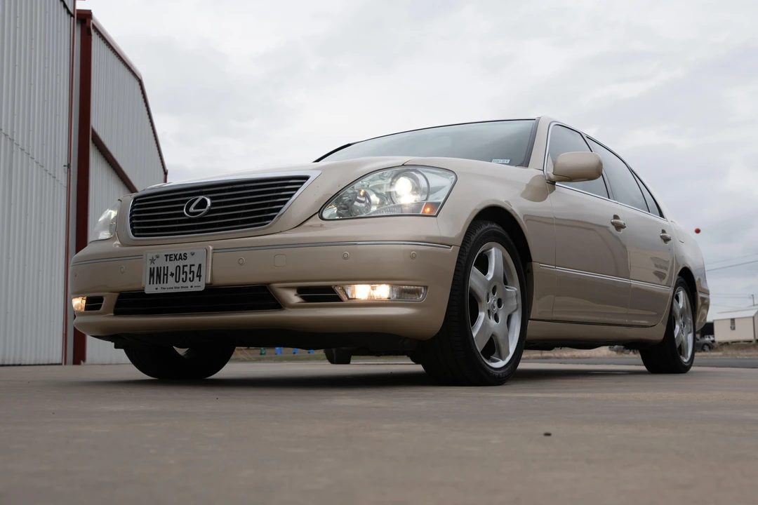 2006 Lexus LS 3rd Gen - Image 10 of 31