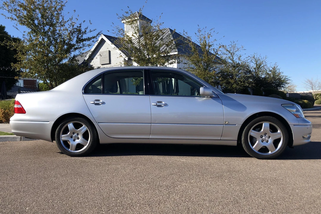 2006 Lexus LS 3rd Gen - Image 9 of 12