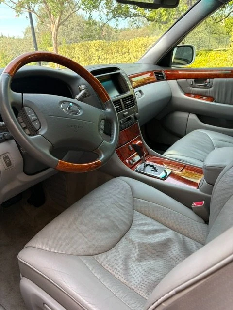 2006 Lexus LS 3rd Gen - Image 11 of 13