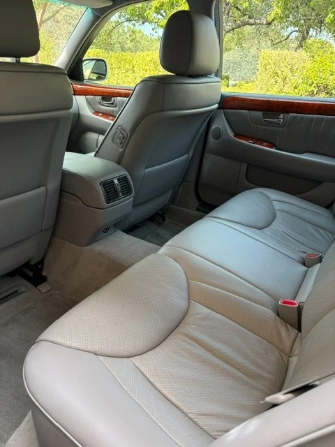 2006 Lexus LS 3rd Gen - Image 12 of 13