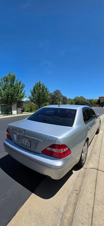 2006 Lexus LS 3rd Gen - Image 6 of 13