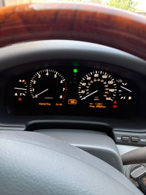 2006 Lexus LS 3rd Gen - Image 10 of 13
