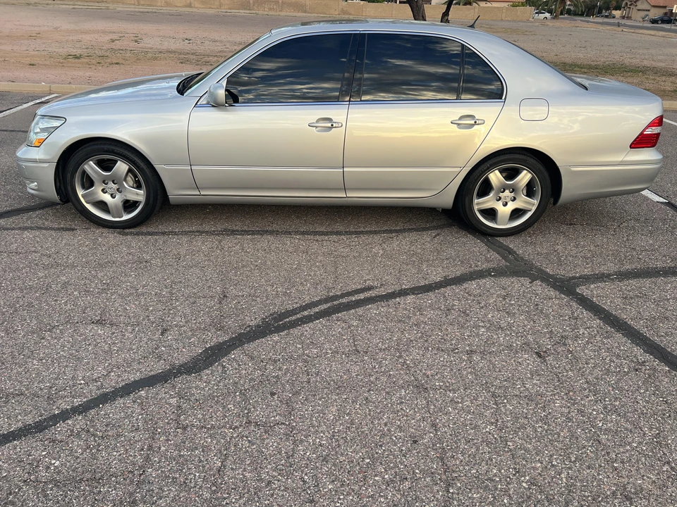 2006 Lexus LS 3rd Gen - Image 13 of 31