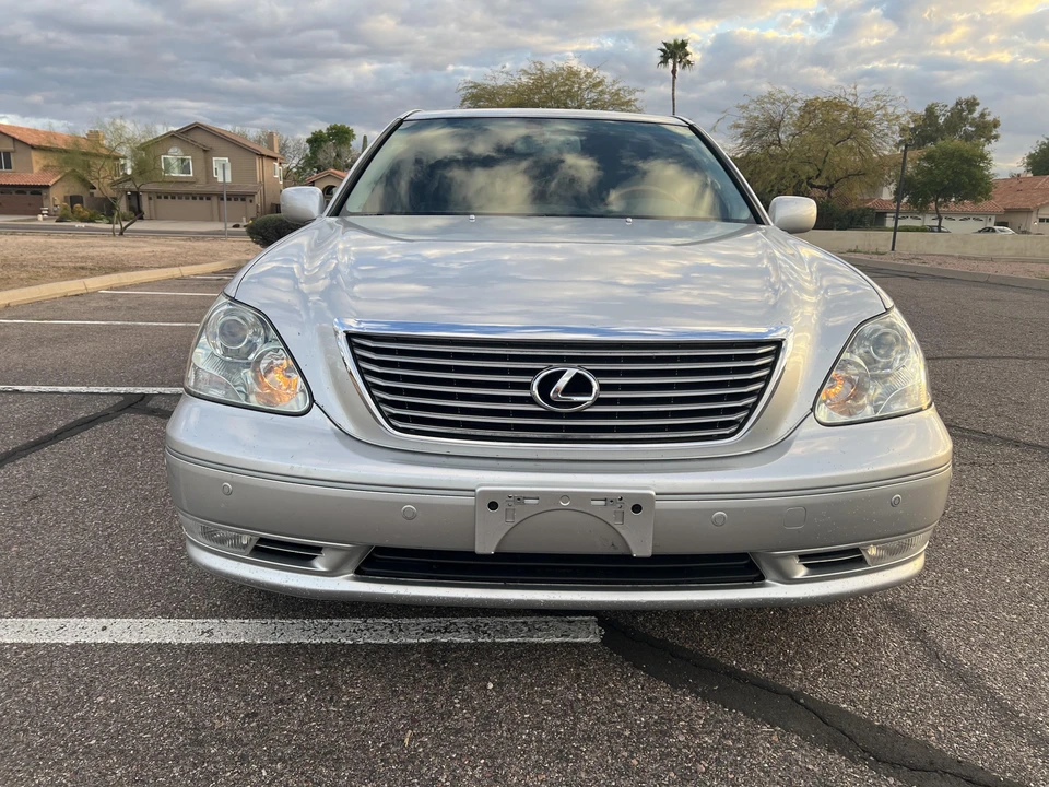 2006 Lexus LS 3rd Gen - Image 10 of 31