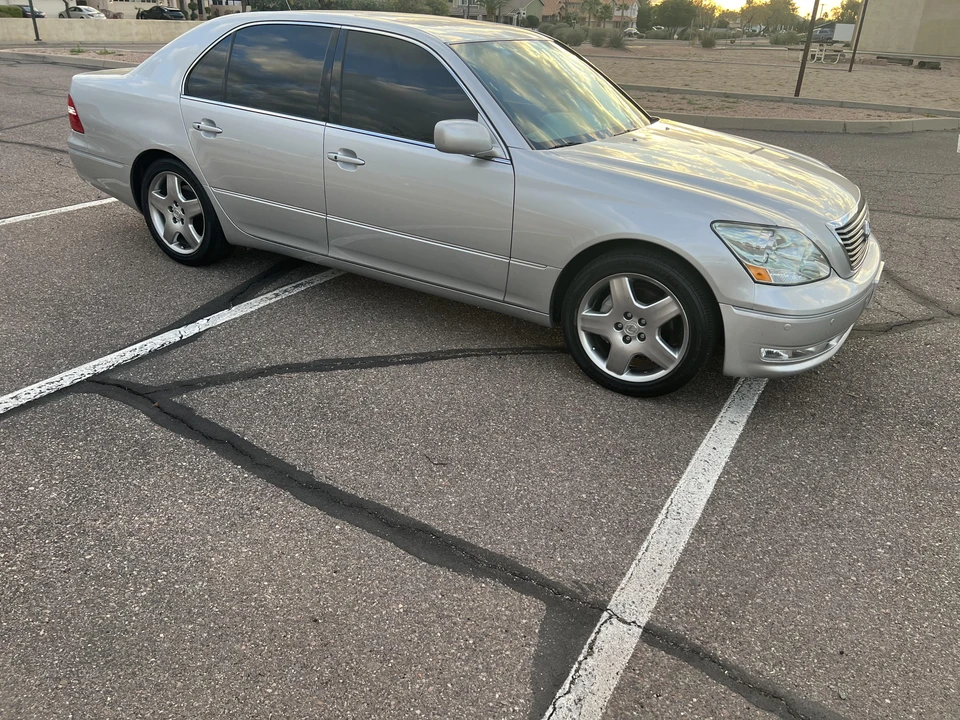 2006 Lexus LS 3rd Gen - Image 15 of 31