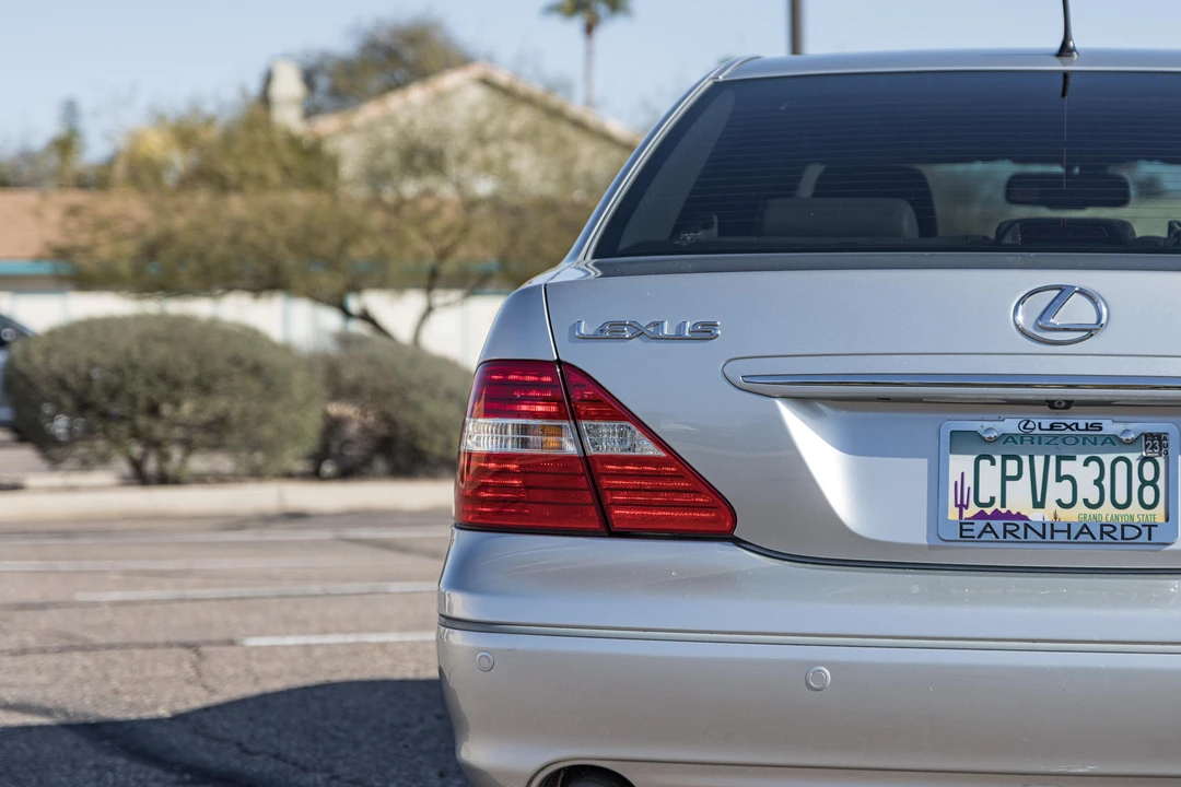 2006 Lexus LS 3rd Gen - Image 20 of 31