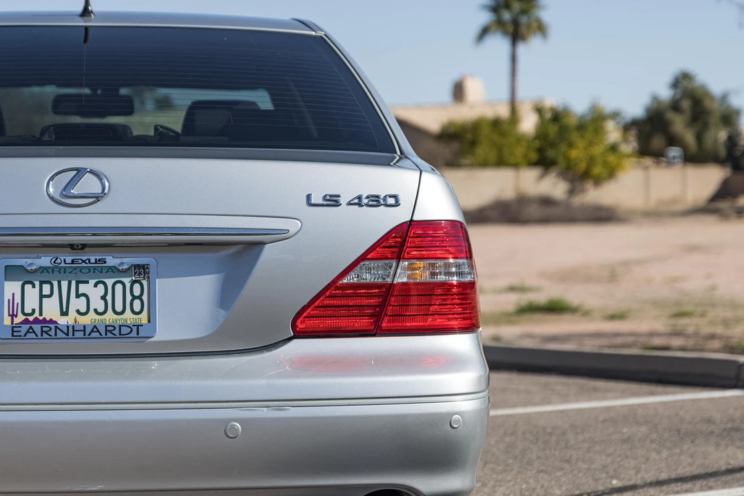 2006 Lexus LS 3rd Gen - Image 22 of 31