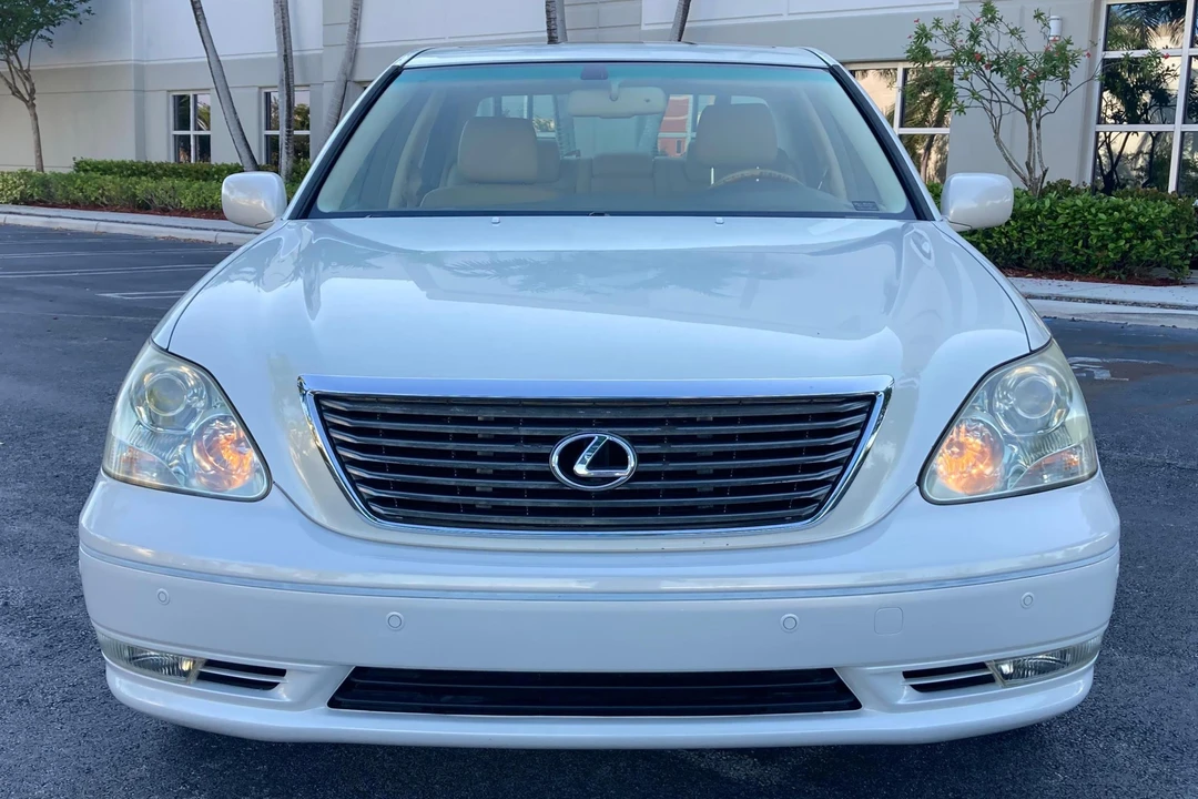 2006 Lexus LS 3rd Gen - Image 2 of 31