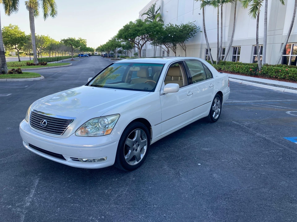 2006 Lexus LS 3rd Gen - Image 9 of 31